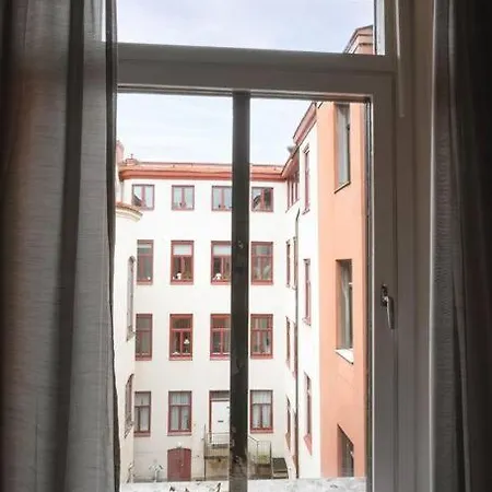 Large 2bd Appartement