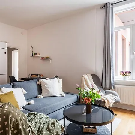 Large 2bd *