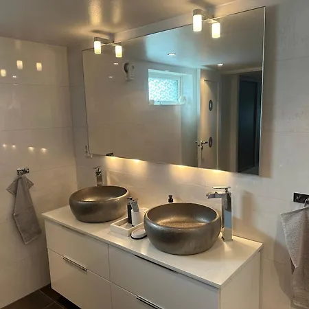 Foerstklassigt Naera Centrala Apartment