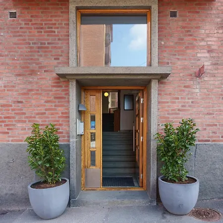 Live And Vr40 Apartment