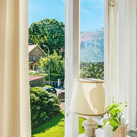 In House With View And Free Parking アパート
