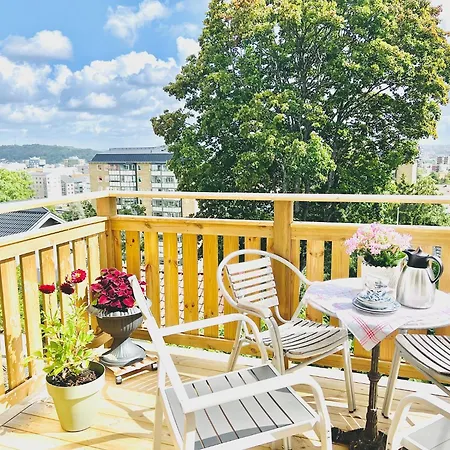 In House With View And Free Parking アパート ヨーテボリ