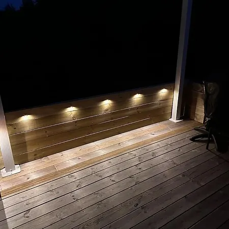 Backstugan - Litet Hus Med Storslaget Laege