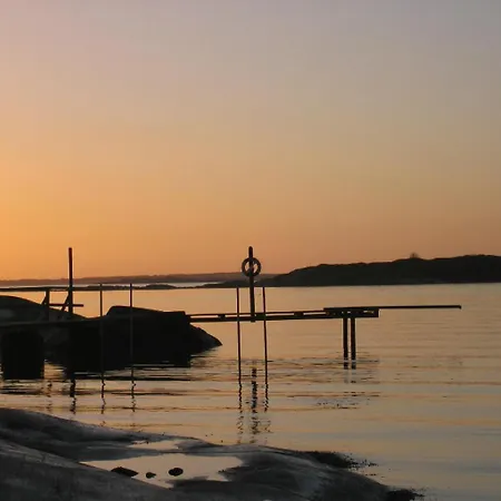 Backstugan - Litet Hus Med Storslaget Laege * 예테보리