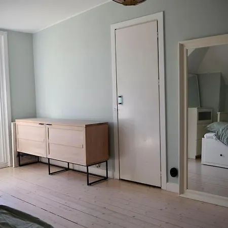 Elegant With Views In Oergryte 哥德堡