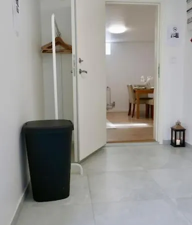 Elegant & Cozy Flat Near Volvo شقة *