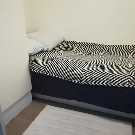 Cozy Accommodation, Single Or Bed In Dormroom *