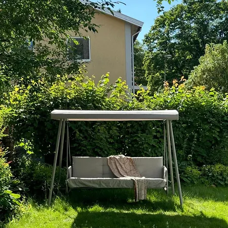 Haha Familjesol Cozy 2 Bedroom Family With Private Kitchen Balcony And Free Parking Δωμάτια σε οικογενειακή κατοικία *