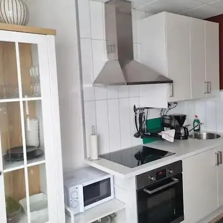 Apartment Mysig Laegenhet Med Uteplats