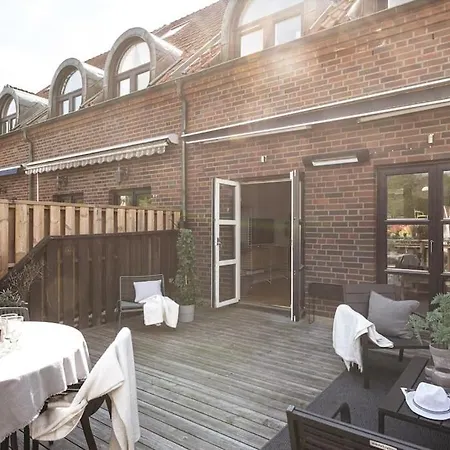 Townhouse Med Bastu, 4 Vaningar Naera Liseberg * Göteborg