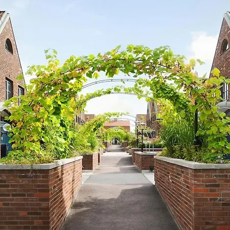 Villa Townhouse Med Bastu, 4 Vaningar Naera Liseberg