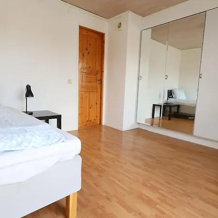 Big House For Workers & Family With Free Parking