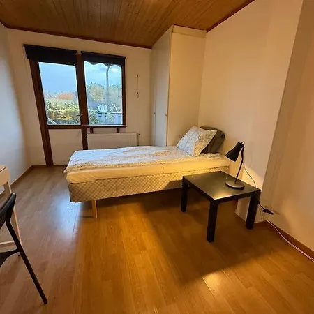 Big House For Workers & Family With Free Parking *