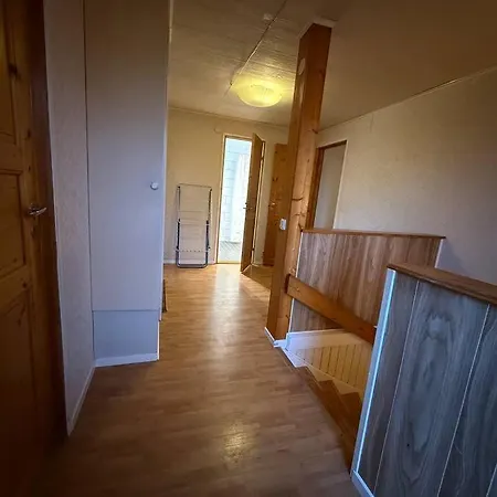 Big House For Workers & Family With Free Parking