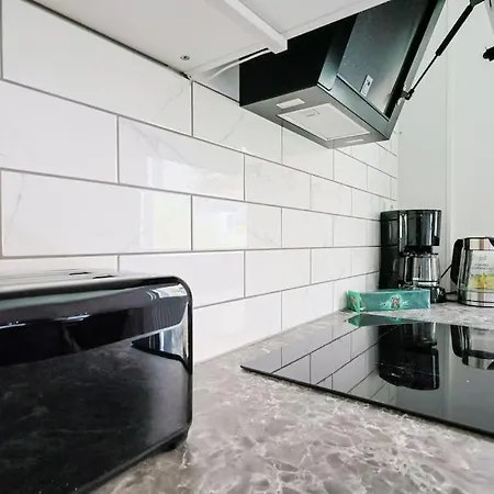 Big House For Workers & Family With Free Parking 예테보리