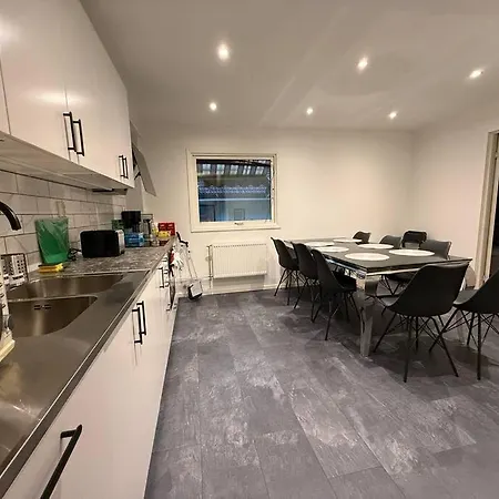Big House For Workers & Family With Free Parking Villa *