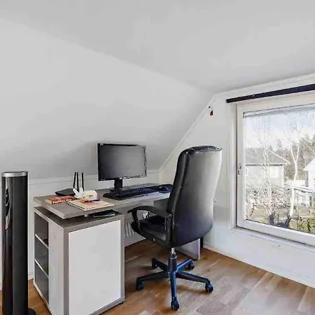 Mysigt Hus Med & Jacuzzi I Olofstorp *