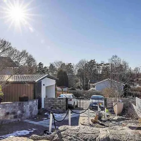 Mysigt Hus Med & Jacuzzi I Olofstorp