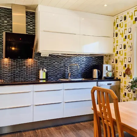 Lovely In With Kitchen Feriehus