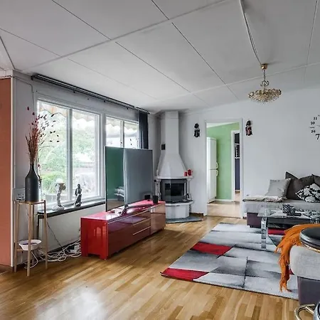 Workers & Family Ideal Near Volvo Villa *