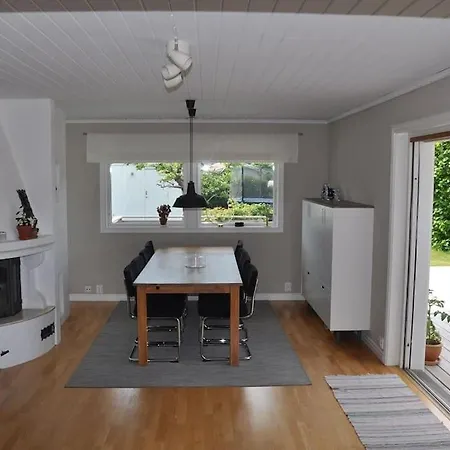 Villa House By The Sea, Naeset *