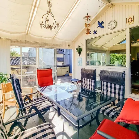 Lovely In With Kitchen