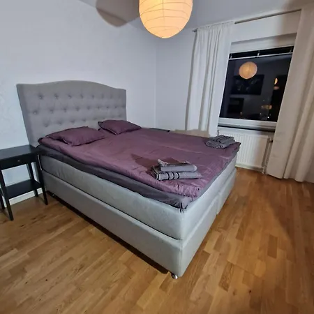 En Nyrenoverad Laegenhet Med 2 Sovrum Апартаменты *
