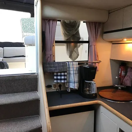 Bateau-hôtel Prinsessan I Lilla Bommen
