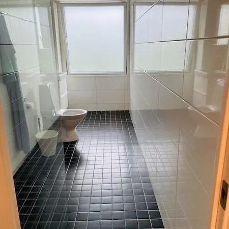 Hus Med 12 Baeddar Naera Och Gratis Parkering * Гётеборг