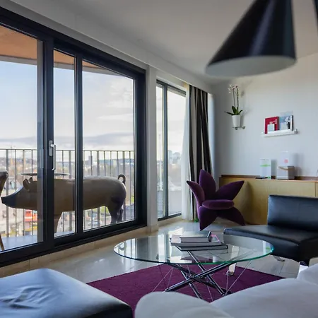 Avalon 4*