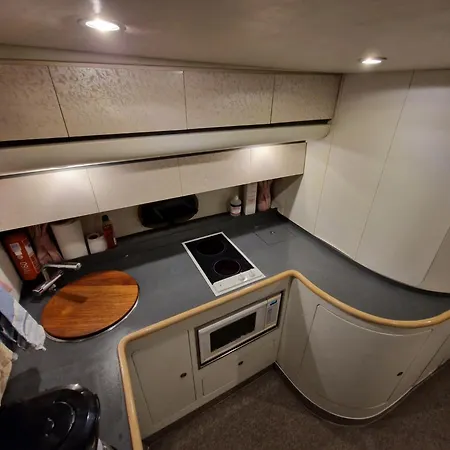 Bateau-hôtel Prinsessan I Lilla Bommen