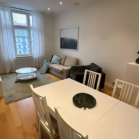 Apartment Elegant And Cozy *