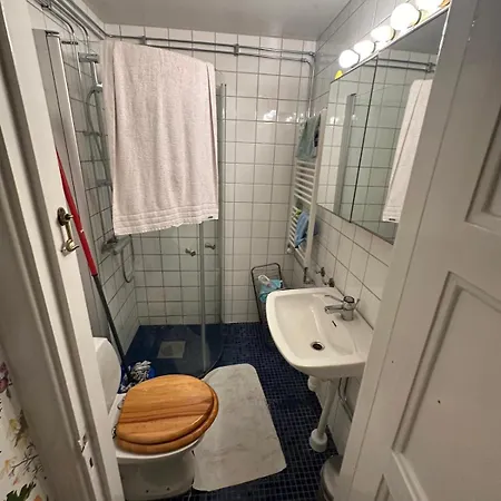 Apartment Modern With Balconies And Full Kitchen For Up To 5 Guests *