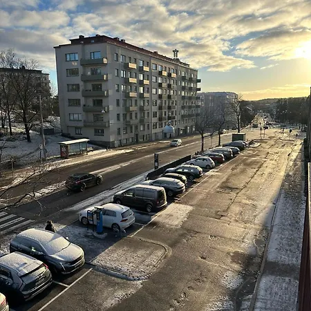 Modern With Balconies And Full Kitchen For Up To 5 Guests