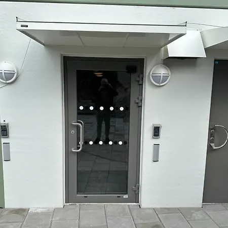 Apartment Feels Like *