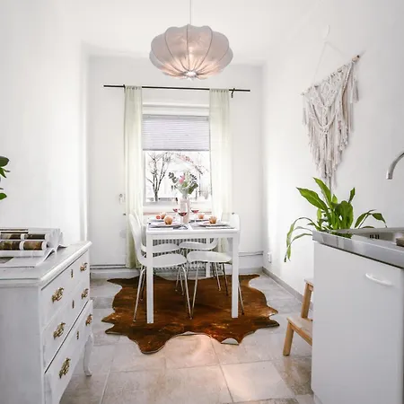 Haha Nordic Partille Large 3br For 7 Guests With 2 Kitchens, Garden & Parking *