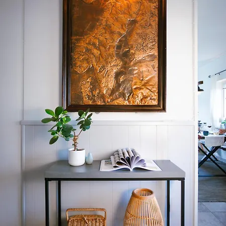 Haha Nordic Partille Large 3br For 7 Guests With 2 Kitchens, Garden & Parking