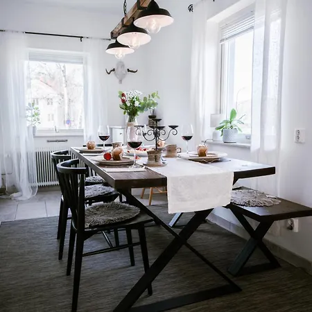 Haha Nordic Partille Large 3br For 7 Guests With 2 Kitchens, Garden & Parking