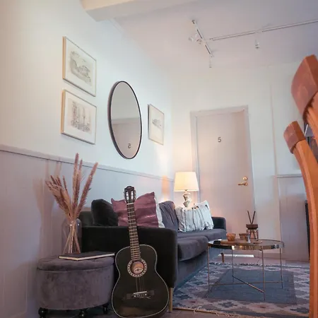 Haha Nordic Partille Spacious 2br Near Center With Garden & Parking 홈스테이