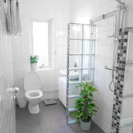 Habitación en casa particular Haha Nordic Partille Spacious 1br Near Center With Garden & Parking *