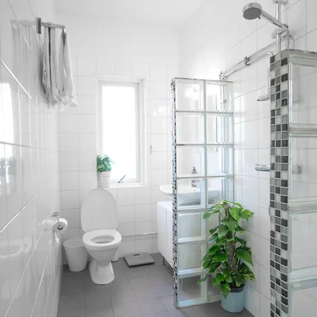 Haha Nordic Partille Spacious 1br Near Center With Garden & Parking Habitación en casa particular