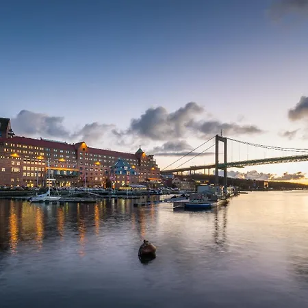 Quality Waterfront ホテル
