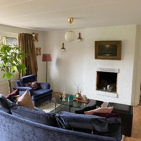 Mysig Laegenhet Med Villakaensla * Gothenburg