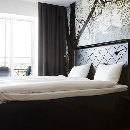 Comfort Hotell 4*