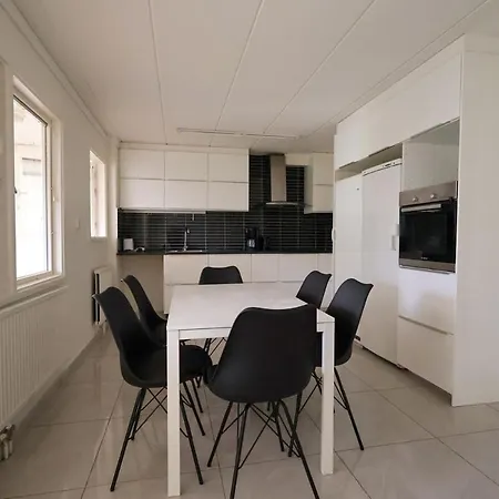 Workers 9 Beds Villa *
