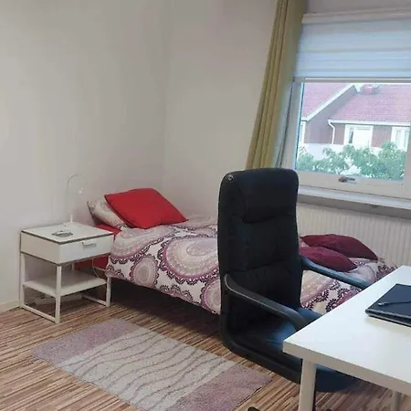 10 Beds For Workers