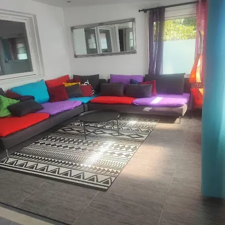 10 Beds For Workers * 예테보리