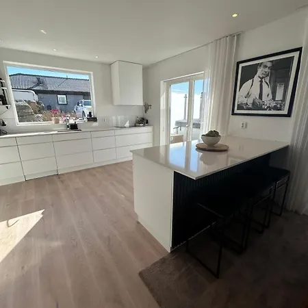House With Pool,sea View & Walking Distance To Sea Bathing Villa