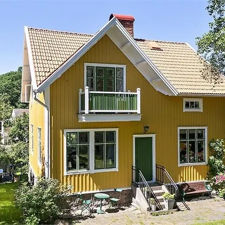 In 7 Minutes To Town And Liseberg Gothenburg