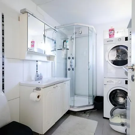 5 Beds - Premium - Free Parking - Wifi Villa